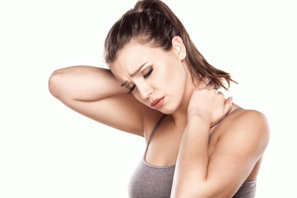 Severe pain in the neck and shoulder blades with cervical osteochondrosis